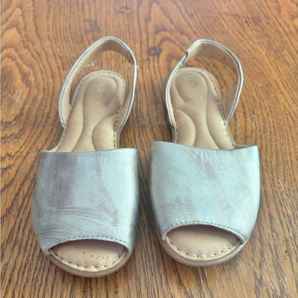 Born Women's Chic Silver Sandals